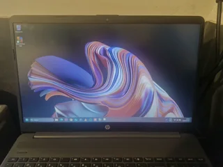 HP 250 G9, 8GB, 256GB SSD, Win 11 Home 15.6&#96; FHD Notebook