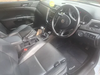 2011 Suzuki Kizashi  2.4 SDLX Fullhouse Manual