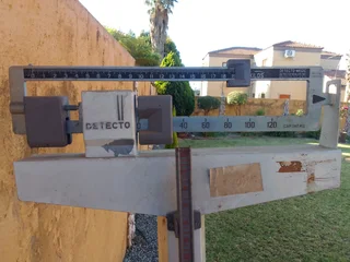 VINTAGE PHYSICIAN DETECTO MEDIC SCALE FOR SALE