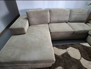 L-Shaped Lounge Suite with day bed