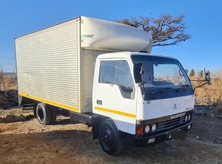 Mitsubishi Canter Box/ closed body