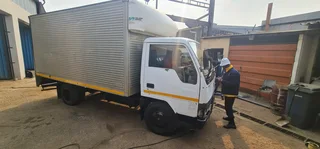 Mitsubishi Canter Box/ closed body