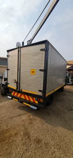 Mitsubishi Canter Box/ closed body