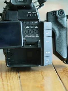 Canon C100 Cinema Camera