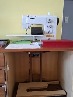 Bernina solid metal sewing machine in excellent condition