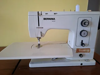 Bernina solid metal sewing machine in excellent condition
