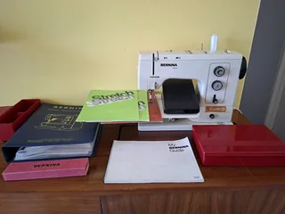 Bernina solid metal sewing machine in excellent condition