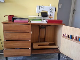 Bernina solid metal sewing machine in excellent condition