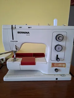 Bernina solid metal sewing machine in excellent condition