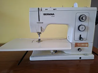 Bernina solid metal sewing machine in excellent condition