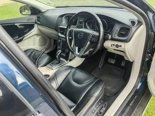 2015 Volvo V40 Hatchback