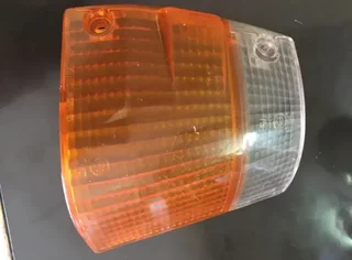 Mazda RWD right indicator cover.