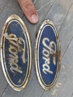 Ford badges x2