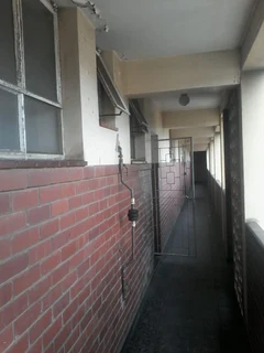 Room to Rent in FOUR ROOM flatshare