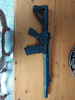 Fully electric Airsoft rifle with automatic, burst and single fire features