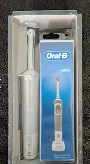 Oral B Rechargeable Toothbrush Vitality  100