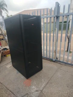 APC NetShelter SX AR3350 42U 750mm x 1200mm Server Cabinet