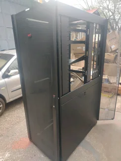 APC NetShelter SX AR3350 42U 750mm x 1200mm Server Cabinet