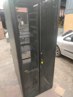 APC NetShelter SX AR3350 42U 750mm x 1200mm Server Cabinet