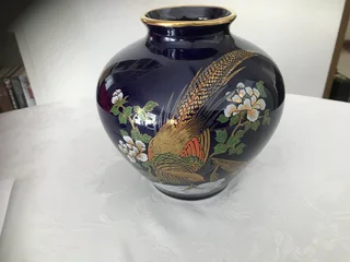 Christmas is coming, a very beautiful vase,