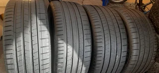 Tyres 285 40 22 and 325 35 22 from Mercedes  AMG GLE 63s Biturbo V8 Coupè From R 2 000 . 00