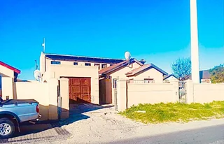 2 Roomed Flat Available for Rent in iLitha Park.