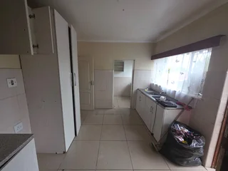 3 bedroom standalone house for rent in Amalinda