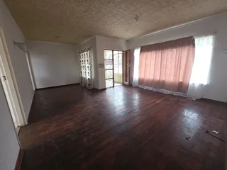 3 bedroom standalone house for rent in Amalinda