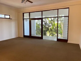 Huge Upstairs Maisonette 2 bed 2 bath with LUG in Upper Glenwood