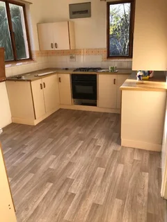 Huge Upstairs Maisonette 2 bed 2 bath with LUG in Upper Glenwood