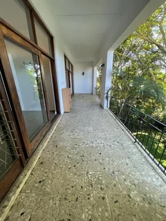 Huge Upstairs Maisonette 2 bed 2 bath with LUG in Upper Glenwood