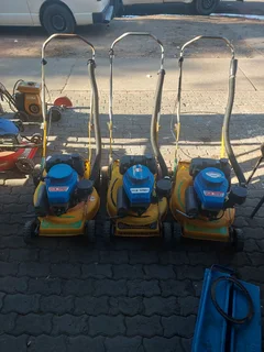 professional yamaha MT110 lawnmower