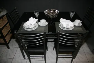 Urgent sale: Glass dining set