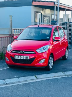Hyundai i10 immaculate selling for R75000