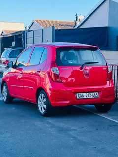 Hyundai i10 immaculate selling for R75000