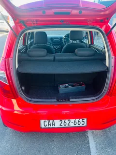 Hyundai i10 immaculate selling for R75000