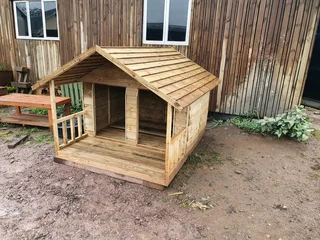 Dog Kennels / Catios