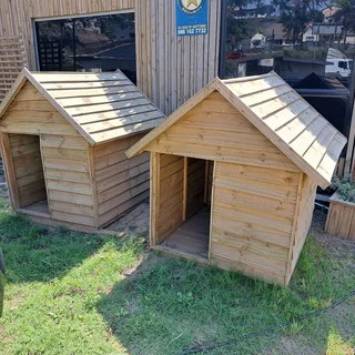 Dog Kennels / Catios