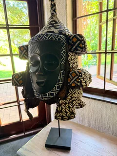 African mask ornament