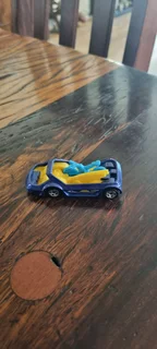 7 DIE - CAST TOYS HOTWHEELS AND SIKO