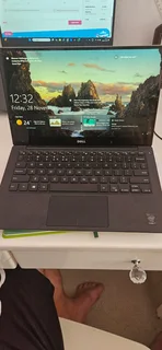 High-Performance Dell XPS 13 (i7, 8GB RAM, 256GB SSD) - Ultra-Portable!Grab it now