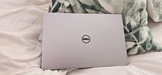 High-Performance Dell XPS 13 (i7, 8GB RAM, 256GB SSD) - Ultra-Portable!Grab it now