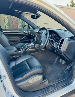 2011 Porsche Cayenne E2 3L Diesel - Immaculate!!