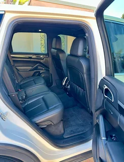 2011 Porsche Cayenne E2 3L Diesel - Immaculate!!