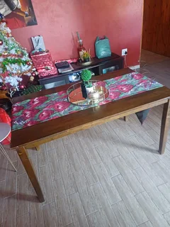 Dinning table with chairs