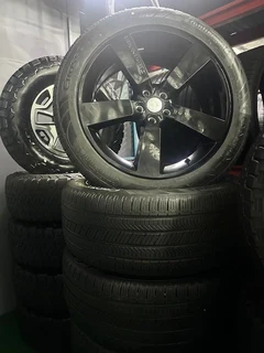 Land Rover Defender 22" Wheels And Tyres