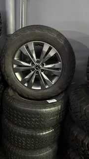 Mercedes 18” Bakkie wheels and tyres