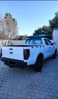 Furniture and goods moving truck for hire