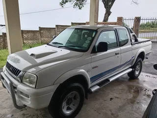 2003 Mitsubishi Colt Extended Cab