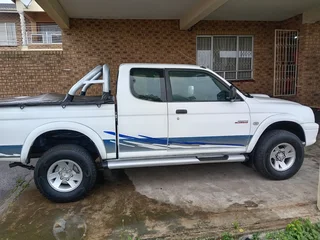 2003 Mitsubishi Colt Extended Cab